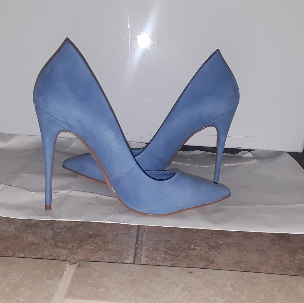 Pumps - Picture 1 of 3